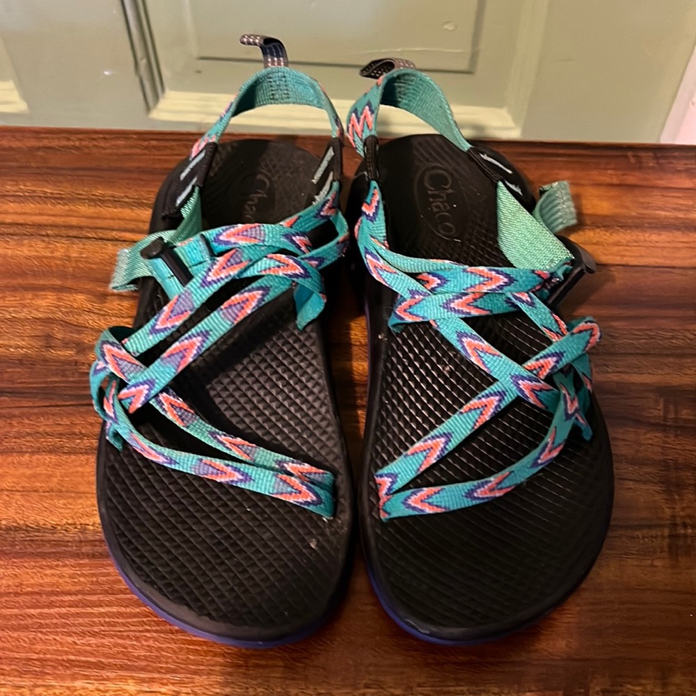 Like new girls size 4 Chaco Sandals